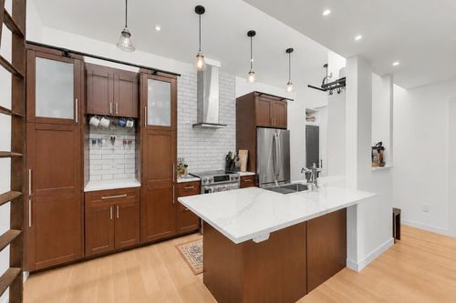 304-1420 E 7th Ave, Vancouver, BC, V5N1R8 | Card Image