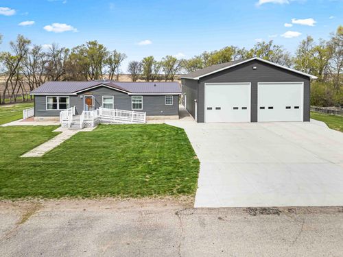 137 Roosevelt St, Cayuga, ND, 58013-4001 | Card Image