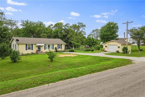 2056 Eastridge Dr, Excelsior Springs, MO, 64024-2871 | Card Image