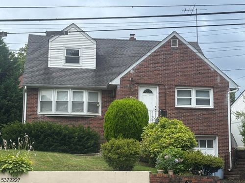 375 Brook Ave, Passaic, NJ, 07055-2425 | Card Image
