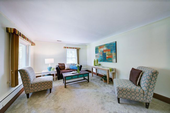 living room | Image 5