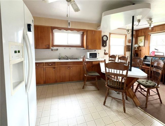 22 Besco Dr, House other with 3 bedrooms, 2 bathrooms and 1 parking in West Middlesex PA | Image 4