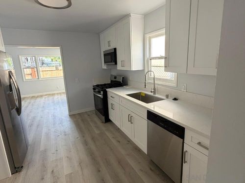 2563 L St, San Diego, CA, 92102-3924 | Card Image