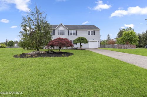 1 Skylark Dr, Jackson, NJ, 08527-2868 | Card Image