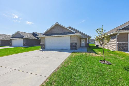 446 Lake Trl, Winsted, MN, 55395-6577 | Card Image