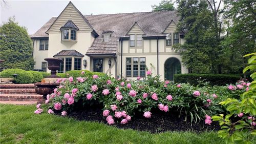 3700 W 65th St, Mission Hills, KS, 66208-1736 | Card Image