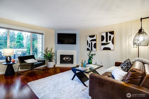 d101-12404 E Gibson Rd, Everett, WA, 98204-8657 | Card Image