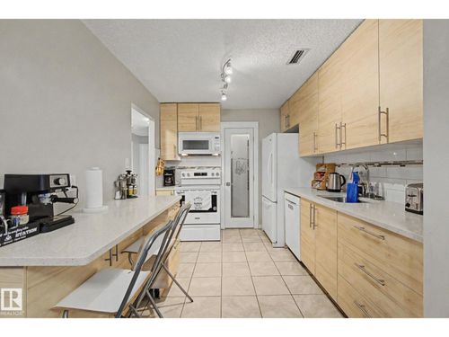 3111 142 Ave Nw, Edmonton, AB, T5Y2H6 | Card Image