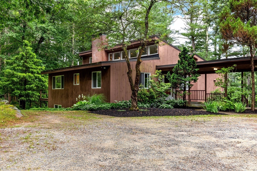 Lowell Rd, Groton, MA 01450