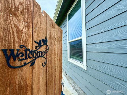 642 Weatherwax Loop Ne, Ocean Shores, WA, 98569 | Card Image