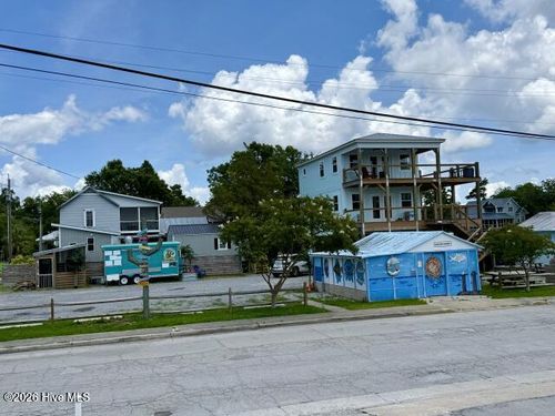 316 Hodges St, Oriental, NC, 28571-9707 | Card Image