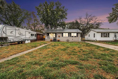 1802 Cedar St Street, Yankton, SD, 57078 | Card Image