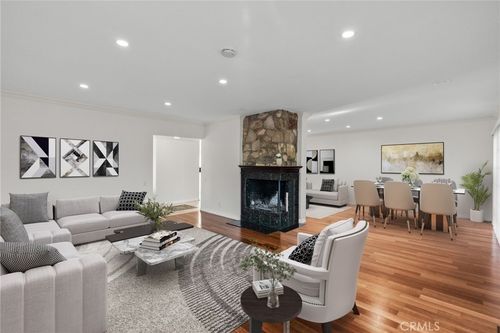 1519 Lynglen Dr, Glendale, CA, 91206 | Card Image