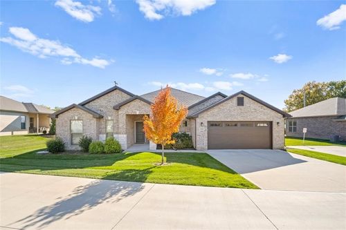 23939 W 82nd Ct, Lenexa, KS, 66227-2700 | Card Image