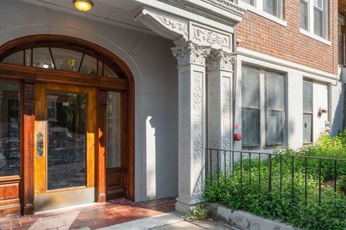 37-28 Quint Ave, Boston, MA, 02134-2523 | Card Image