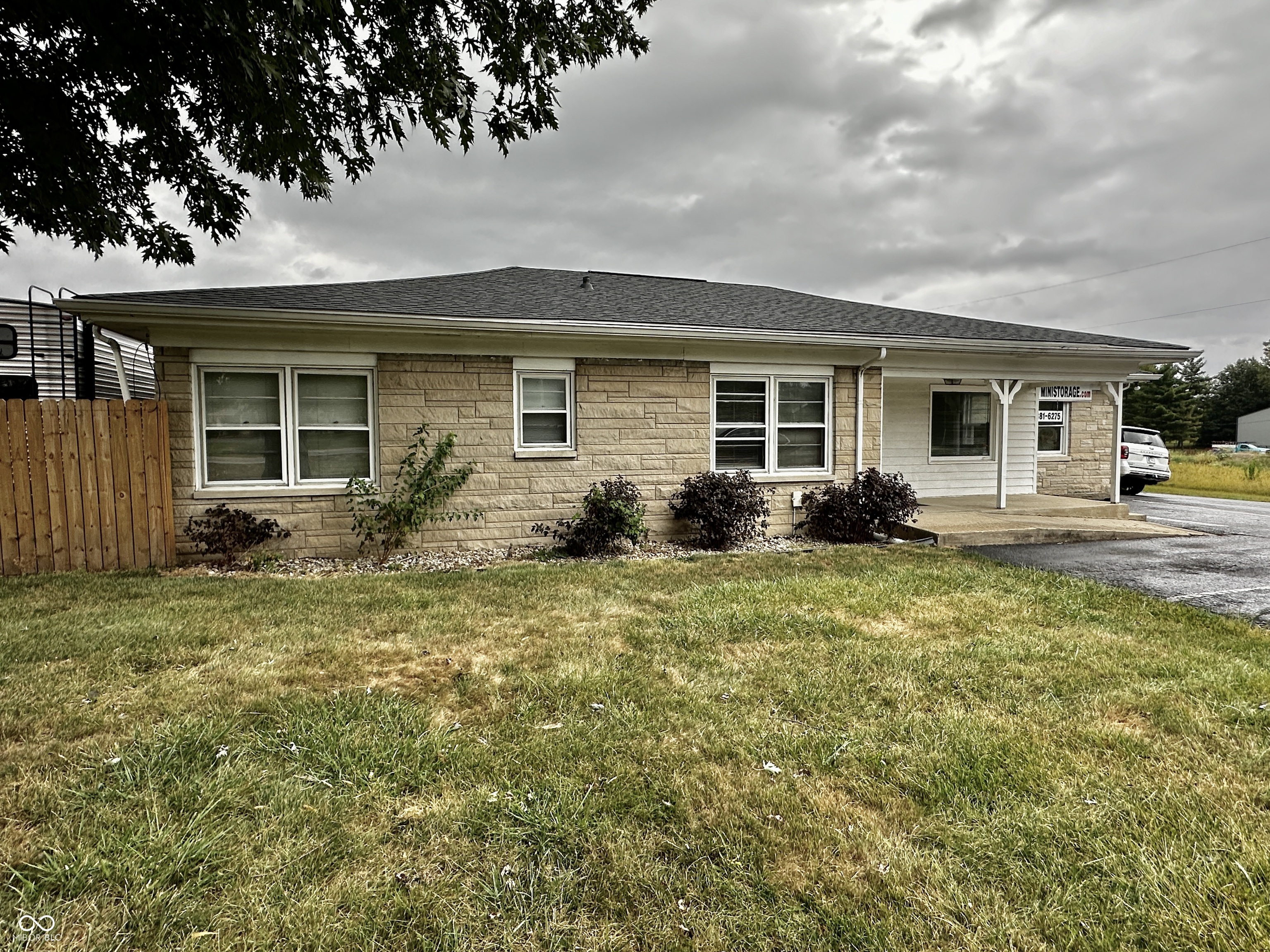 Commercial Lease in Greenwood 5