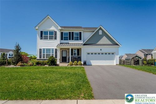 1034 Lisa Ln, Palmer Twp, PA, 18045-2037 | Card Image