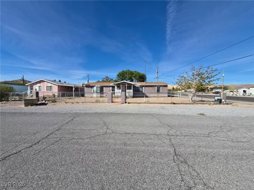 400 W Hoyt St, Beatty, NV, 89003-8066 | Card Image