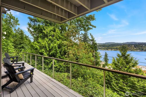 5665 E Mercer Way, Mercer Island, WA, 98040-5122 | Card Image