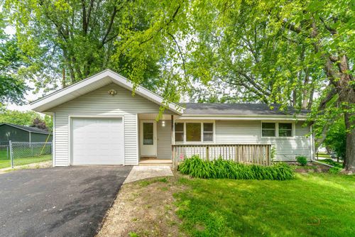 200 S Beck Rd, Lindenhurst, IL, 60046-9649 | Card Image