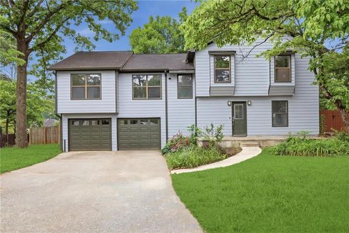 5077 Ravenwood Dr, Marietta, GA, 30066-1335 | Card Image