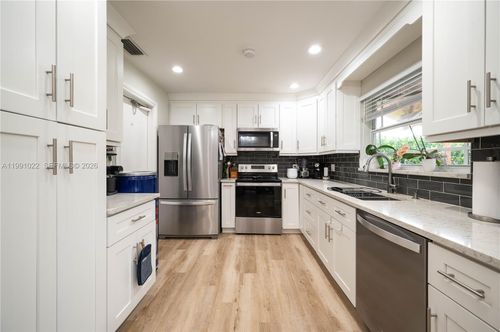 401 83rd Way, Pembroke Pines, FL, 33024-6627 | Card Image
