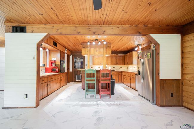 741 E Wilkins Rd, House other with 3 bedrooms, 2 bathrooms and null parking in Gladewater TX | Image 7