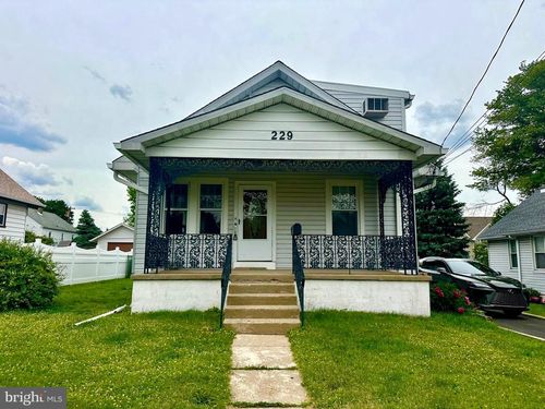 229 Warren St, WILLOW GROVE, PA, 19090-2119 | Card Image