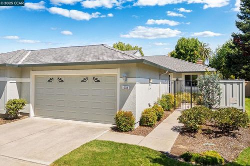 638 La Corso Dr, Walnut Creek, CA, 94598-2217 | Card Image