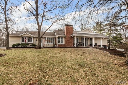 15094 Green Circle Dr, Chesterfield, MO, 63017-7825 | Card Image