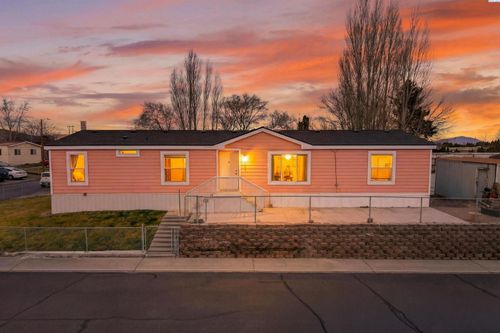 131 Windhaven Ln, Richland, WA, 99352-9153 | Card Image