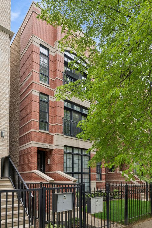 1-3236 Kenmore Ave, Chicago, IL, 60657-3307 | Card Image