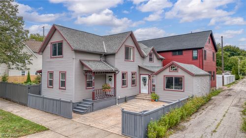 3216 Chatham Ave, Cleveland, OH, 44113-3979 | Card Image
