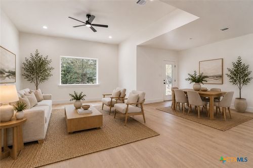 12 Meadow Oak Ct, Wimberley, TX, 78676-2826 | Card Image