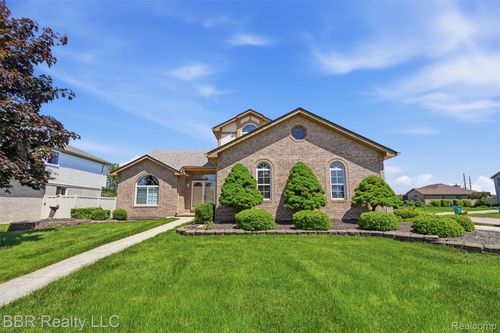 24883 Curtis Dr, Flat Rock, MI, 48134-9133 | Card Image