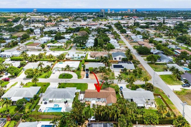 353 Mars Ave, House other with 2 bedrooms, 2 bathrooms and null parking in Tequesta FL | Image 33