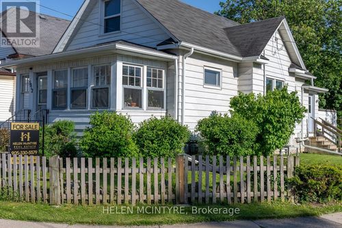 5012 Morrison St, Niagara Falls, ON, L2E2C6 | Card Image