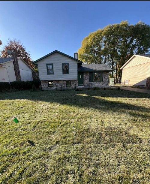 20564 N Elizabeth Ave, Prairie View, IL, 60069-9650 | Card Image