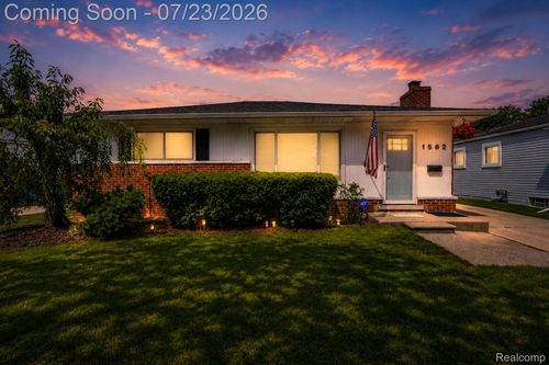 1582 Berkshire St, Westland, MI, 48186-5364 | Card Image