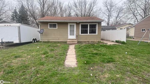 412 29th St Sw, Mason City, IA, 50401-6418 | Card Image