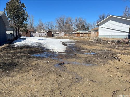 2121 95th St, North Battleford, SK, S9A3G2 | Card Image