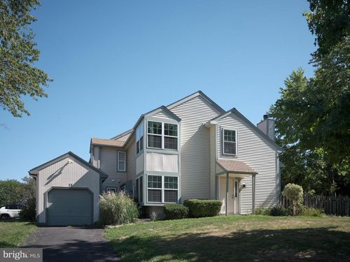 15 Aspen Ct, NEWTOWN, PA, 18940-3217 | Card Image