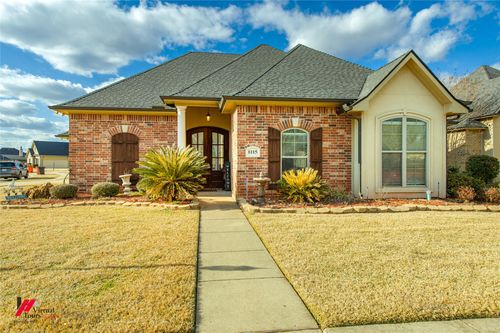 1115 Creole Dr, Bossier City, LA, 71111-8224 | Card Image