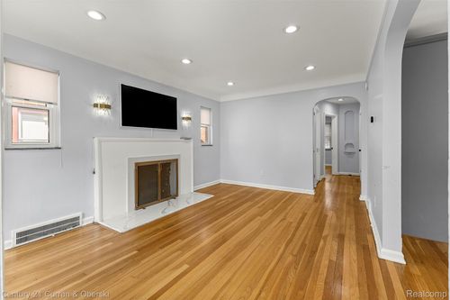 23000 Arlington St, Dearborn, MI, 48128-1806 | Card Image