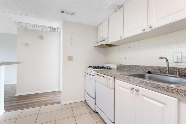 APT-300 - 109 Oyster Bay Cir, Condo with 2 bedrooms, 2 bathrooms and null parking in ALTAMONTE SPRINGS FL | Image 8