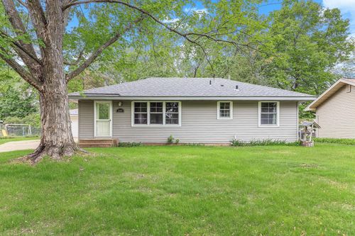 11424 Xavis St Nw, Coon Rapids, MN, 55433-3540 | Card Image