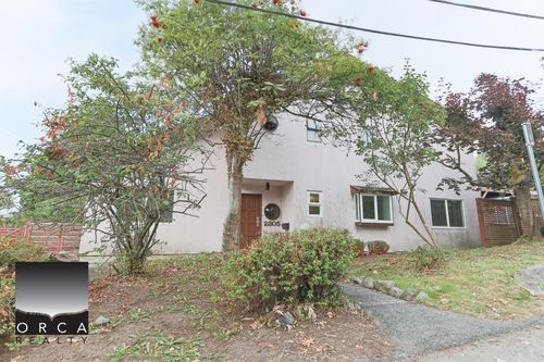 2305 Western Ave, North Vancouver, BC, V7M2L4 | Card Image