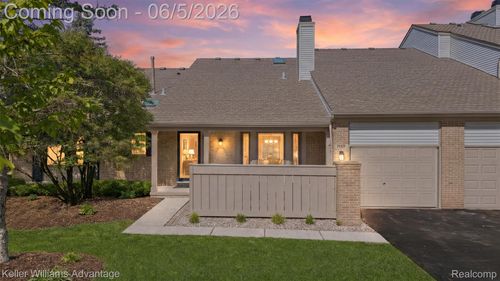 29429 Regents Pointe, Farmington Hills, MI, 48331-2875 | Card Image