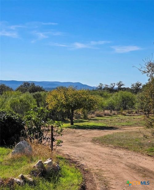 925 Old Spanish Trl, Buchanan Dam, TX, 78609-2536 | Card Image
