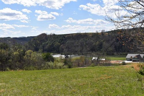 #36 River Walk Ln, Sparta, NC, 28675-9492 | Card Image